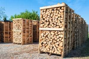 Legna da ardere: quale scegliere per una combustione efficiente ed ecologica