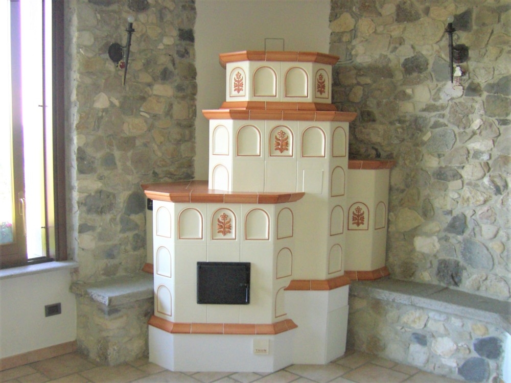 STUFE IN MAIOLICA TRADIZIONALI